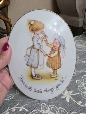 Vintage Holly Hobbie Japan -Style Porcelain Wall Plaque in White and Gold 1980